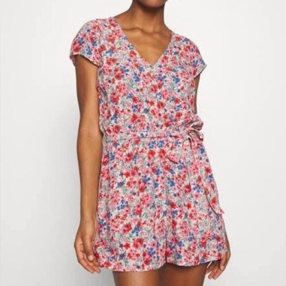 American Eagle Floral Surplice Romper Keyhole Back Size Large Petite NWT - Picture 1 of 13